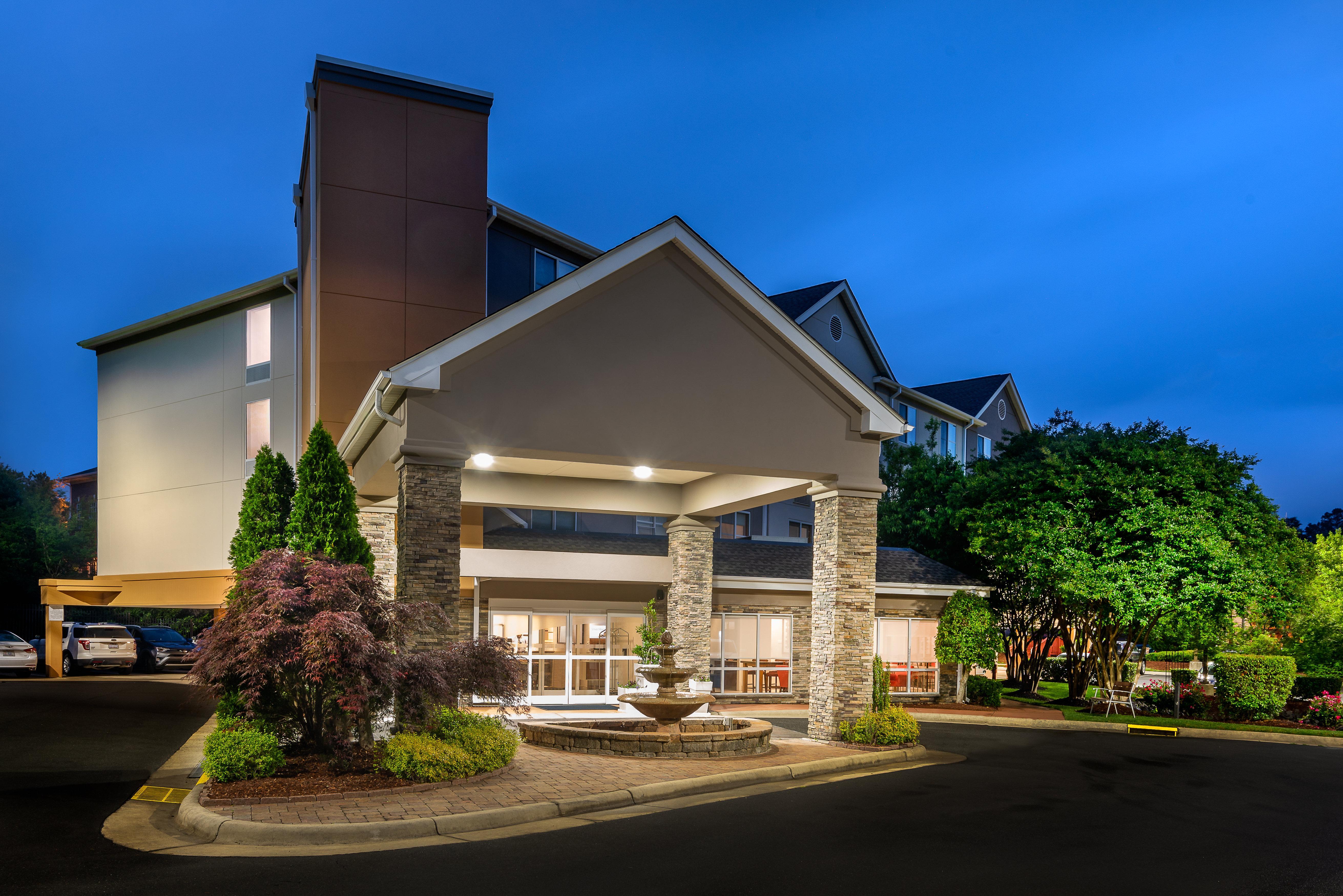 Holiday Inn Express Chapel Hill By Ihg Exterior foto