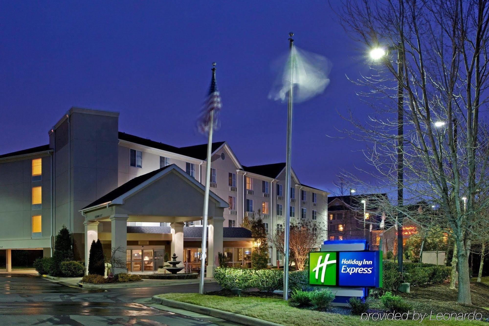 Holiday Inn Express Chapel Hill By Ihg Exterior foto