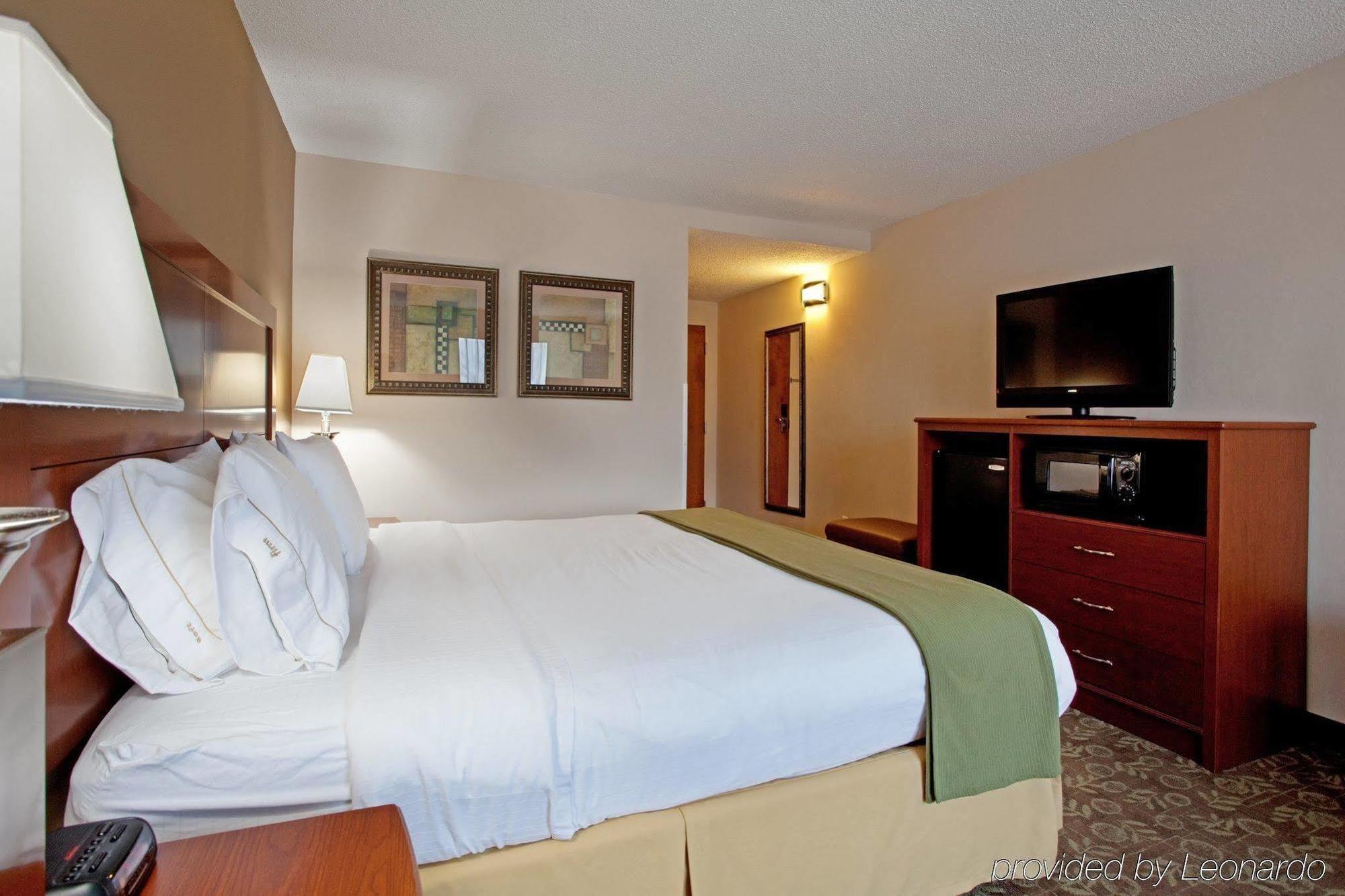 Holiday Inn Express Chapel Hill By Ihg Exterior foto