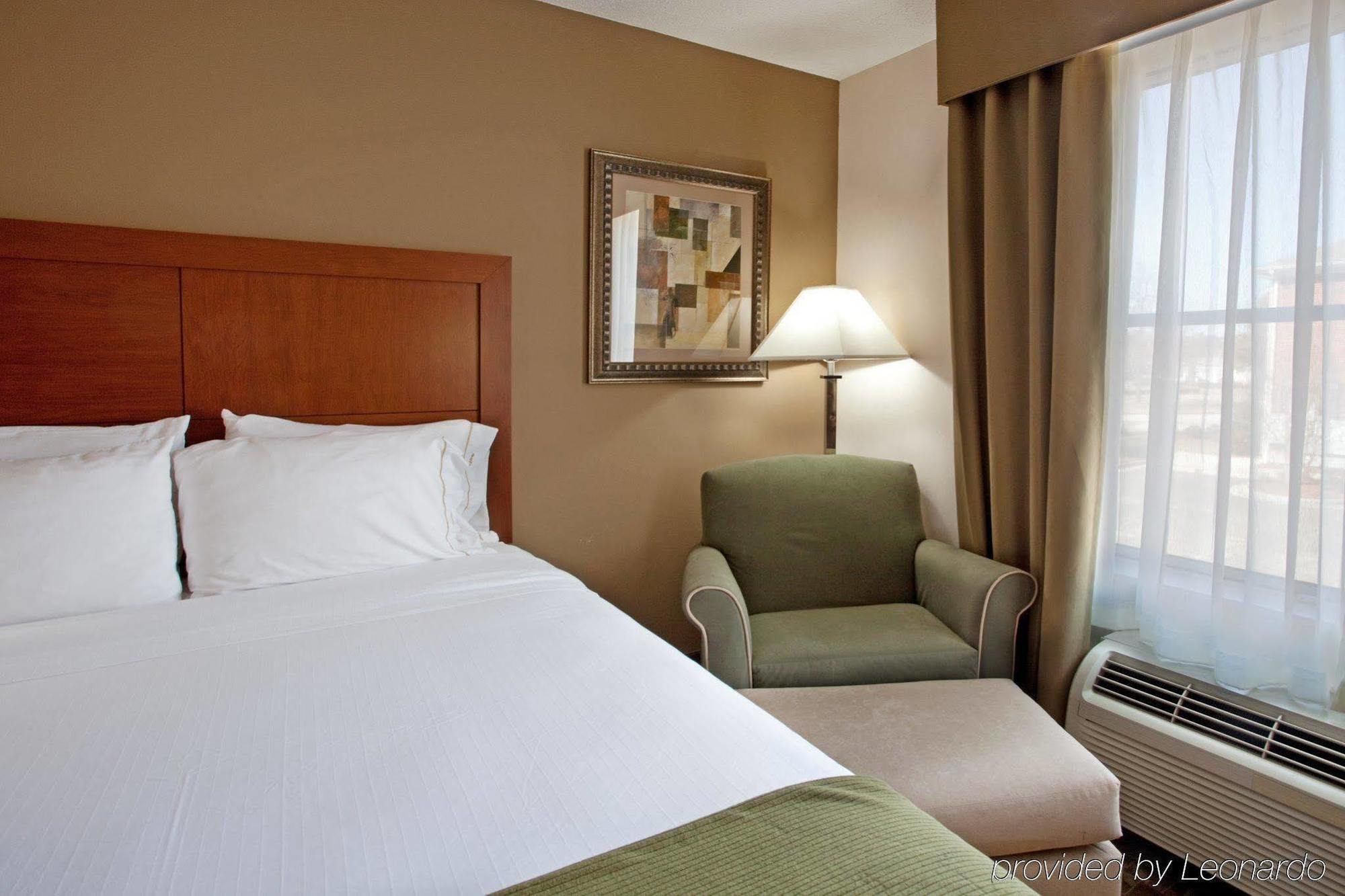 Holiday Inn Express Chapel Hill By Ihg Exterior foto